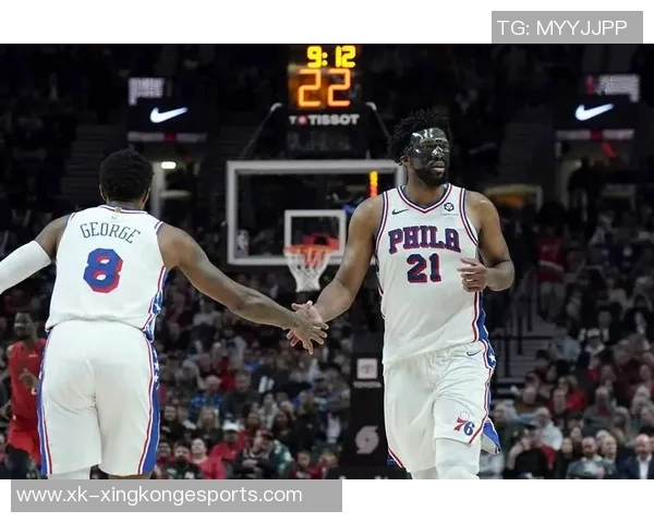 乔治恩比德参与3对3训练展现流畅移动与顶级投篮技巧 乔治恩比德参与3对3训练展现流畅移动与顶级投篮技巧