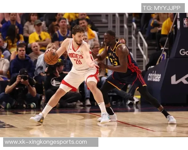 克林根表现平平仅得2分却抢下9篮板球队需更多贡献 克林根表现平平仅得2分却抢下9篮板球队需更多贡献