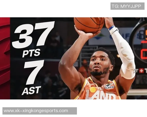 米切尔半场表现亮眼5中3贡献7分1板2助2断展现潜力 米切尔半场表现亮眼5中3贡献7分1板2助2断展现潜力