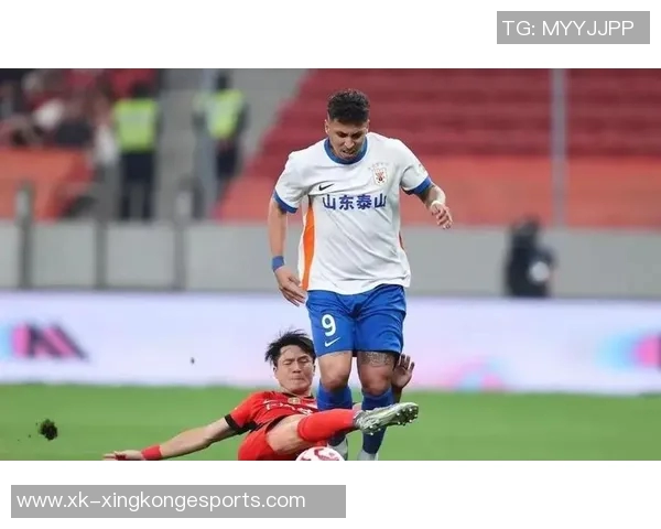 瓦科亲自为克雷桑剪胡子社媒晒照引发球迷热议 瓦科亲自为克雷桑剪胡子社媒晒照引发球迷热议